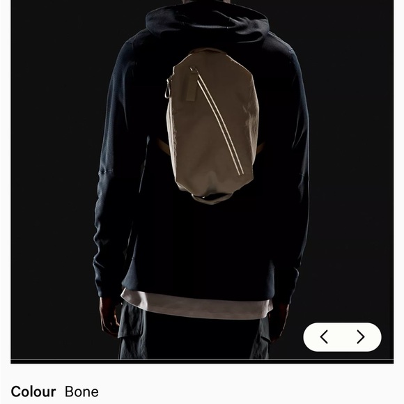 Lululemon Athletica Bone Duffel Bag - Picture 4 of 9